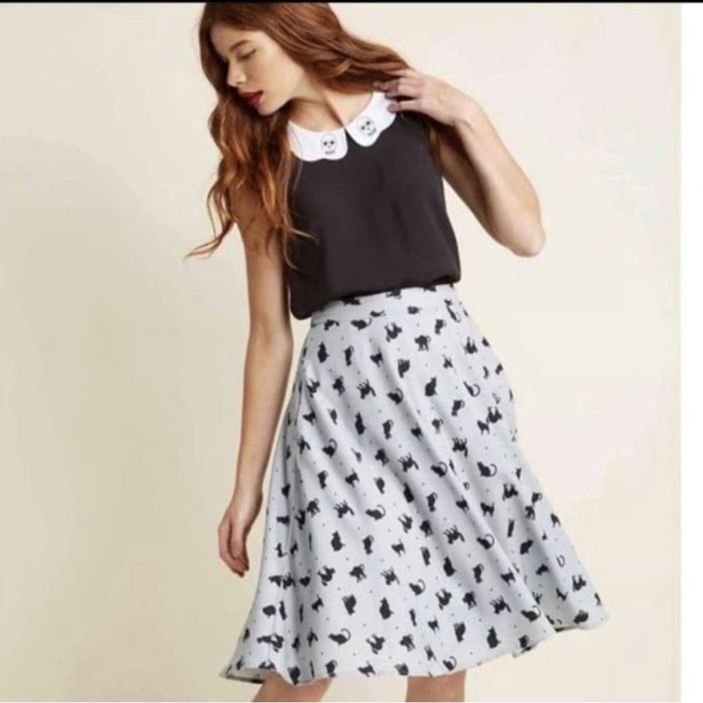 ModCloth Gray Skirt with Black Cat Pattern - Size Medium